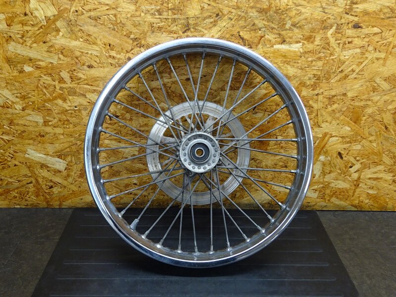 【260205】サベージ650(NP41A-104)◆ フロントホイール 19×2.15 錆有 【サベージ400 | 中古バイクパーツ通販・買取　ジャンクヤード鳥取　JunkYard