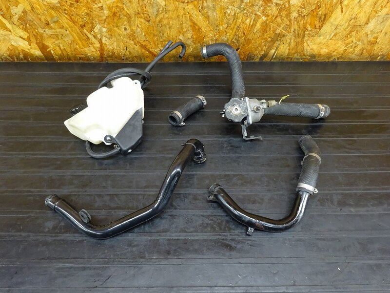 【260305】ZRX1100(ZRT10C-016)◇ リザーブタンクセット クーラントタンク ラジエーターホース/パイプ サーモスタット 【検:ZRX1200 | 中古バイクパーツ通販・買取　ジャンクヤード鳥取　JunkYard