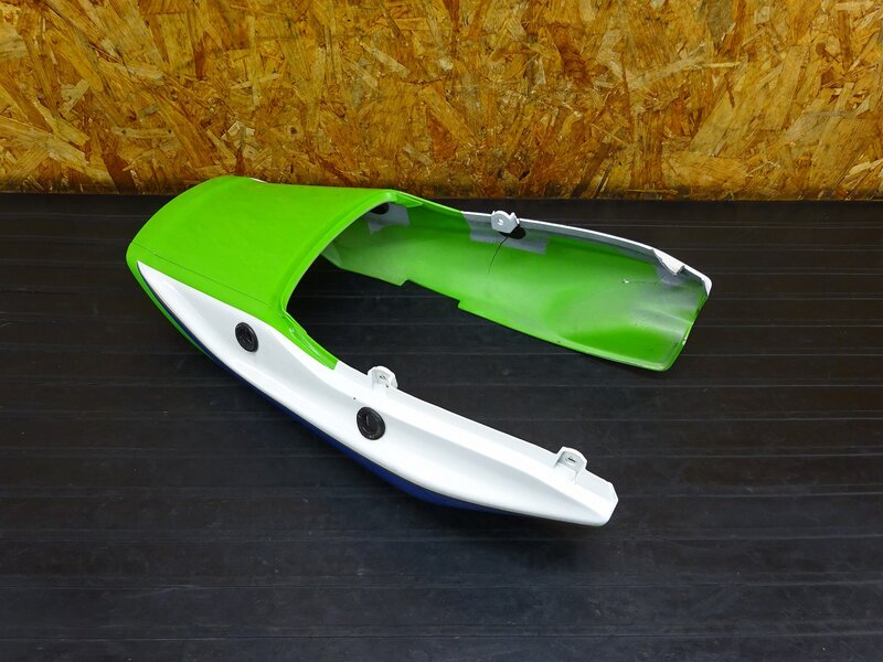 【260305】ZRX1100(ZRT10C-016)◇ シートカウル テールカウル リアカウル 破損有 ジャンク!! 【検:ZRX1200 | 中古バイクパーツ通販・買取　ジャンクヤード鳥取　JunkYard