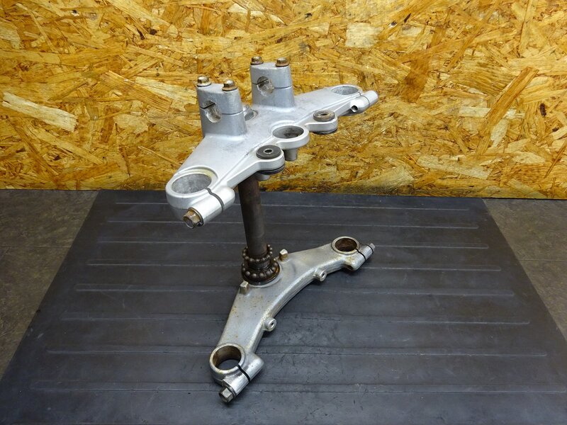 【260307】バンバン200(NH41A-100)◆ ステム アンダーブラケット トップブリッジ 錆/腐食有 【VanVan | 中古バイクパーツ通販・買取　ジャンクヤード鳥取　JunkYard