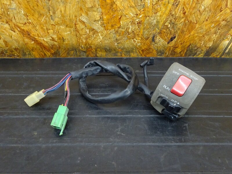 【260312】ゼファー400(ZR400C-094)◇ ハンドルスイッチ右 スイッチボックス 【C5 | 中古バイクパーツ通販・買取　ジャンクヤード鳥取　JunkYard