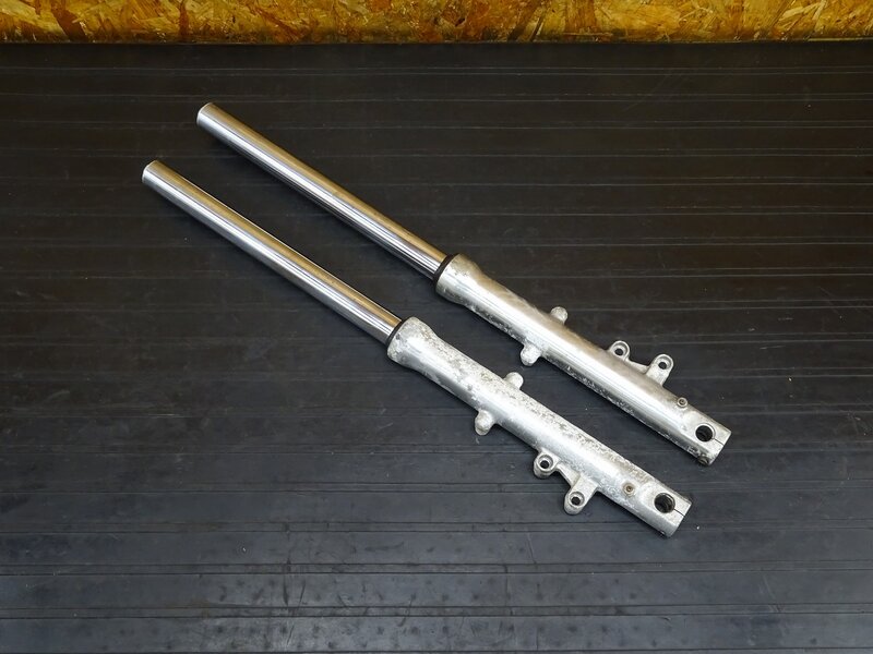 【260312】ゼファー400(ZR400C-094)◇ フロントフォーク インナーチューブ ボトムケース 腐食/錆/オイル漏れ有 【C5 | 中古バイクパーツ通販・買取　ジャンクヤード鳥取　JunkYard