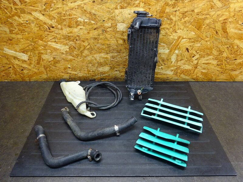 【260322】KDX125SR(DX125A-022)◆ ラジエーターセット リザーブタンク ラジエーターガード ホース 変形/フィン潰れ有 【検索：200 220 250 | 中古バイクパーツ通販・買取　ジャンクヤード鳥取　JunkYard