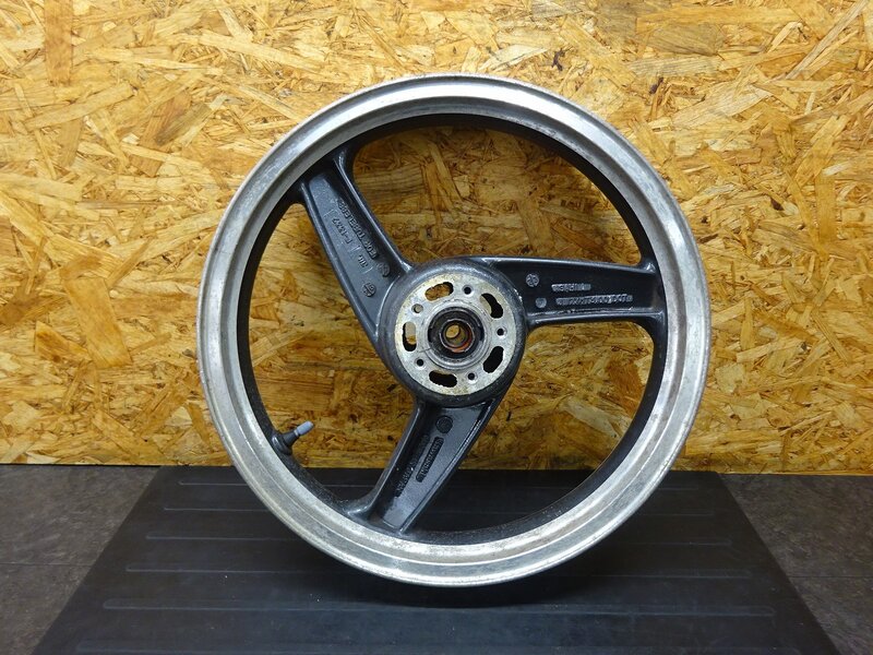 【250116】ZRX-Ⅱ(ZR400E-302)◆ フロントホイール 17×3.00 ジャンク!! 【ZRX-2 ZRX400 | 中古バイクパーツ通販・買取　ジャンクヤード鳥取　JunkYard