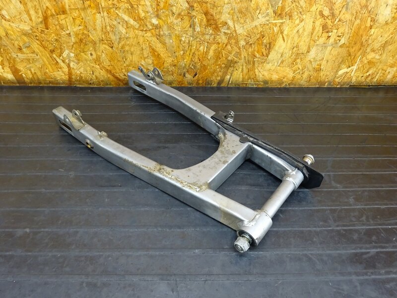 【250504】ゼルビス(MC25-1005)◇ スイングアーム ピボットシャフト 【XELVIS VT250FN | 中古バイクパーツ通販・買取　ジャンクヤード鳥取　JunkYard