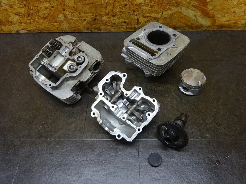 【250609】ボルティー(NJ47A-108)◆ シリンダーヘッドセット シリンダー ピストン カムシャフト 錆/腐食有 ※エンジンパーツ J424 | 中古バイクパーツ通販・買取　ジャンクヤード鳥取　JunkYard