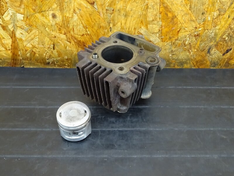 【250708】スーパーカブ90(HA02-1946)◇ シリンダー ピストン 錆有 ※エンジンパーツ【セル付 3速 ロータリー | 中古バイクパーツ通販・買取　ジャンクヤード鳥取　JunkYard