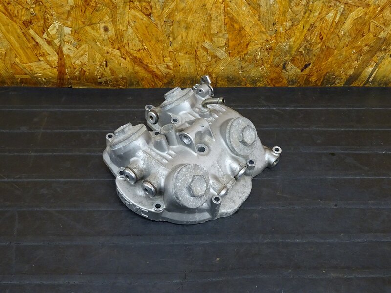 【250802】GB400TT(NC20-1011)◇ シリンダーヘッドカバー エンジンカバー ヘッドカバー ロッカーアーム ※エンジンパーツ 【検索:GB500TT | 中古バイクパーツ通販・買取　ジャンクヤード鳥取　JunkYard