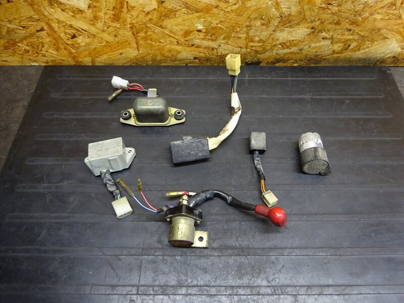 【250803】XS650SP(3G5-000)◆ リレーセット スターターリレー ウインカーリレー リザーブライティングデバイス 【SPL スペシャル | 中古バイクパーツ通販・買取　ジャンクヤード鳥取　JunkYard