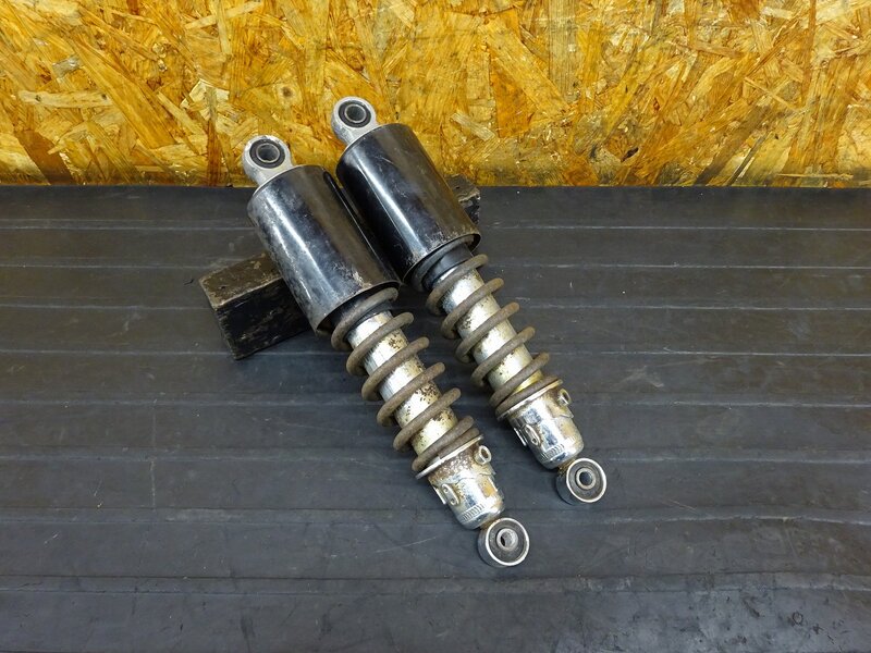 【250811】W650(EJ650A-012)◇ リアサスペンション リアサス リアショック リヤサス 錆 削れ有 【検索:W400 EJ400A | 中古バイクパーツ通販・買取　ジャンクヤード鳥取　JunkYard
