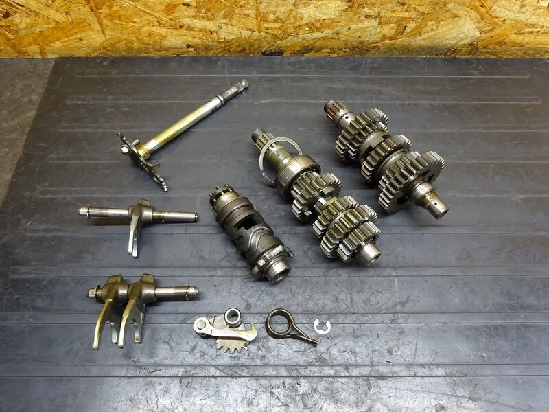 【250813】SR500(1JN-224)◆ ミッションset トランスミッション シフトシャフト シフトドラム ※エンジンパーツ【検索：2J2 SR400 2H6 1JR | 中古バイクパーツ通販・買取　ジャンクヤード鳥取　JunkYard
