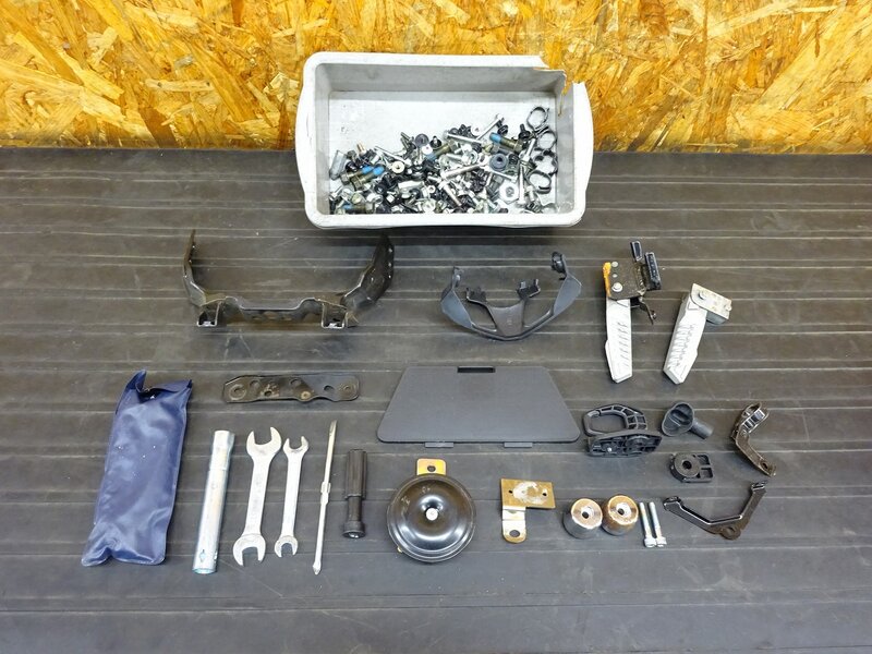 【250901】キムコ KRV180(SA35AC)◇ ボルトセット 車載工具 車載ツール バーエンド タンデムステップ ステー ホーン 【TCS | 中古バイクパーツ通販・買取　ジャンクヤード鳥取　JunkYard