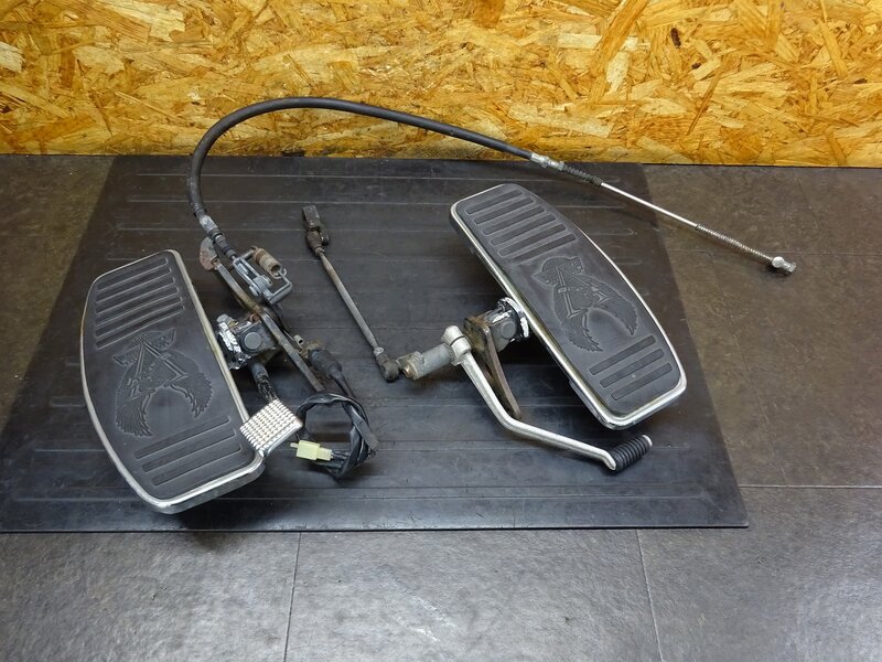 【250912】エリミネーター250V(VN250A-033)◆ ステップ左右セット メインステップ ステップボード フットボード 曲がり/ねじれ有 | 中古バイクパーツ通販・買取　ジャンクヤード鳥取　JunkYard