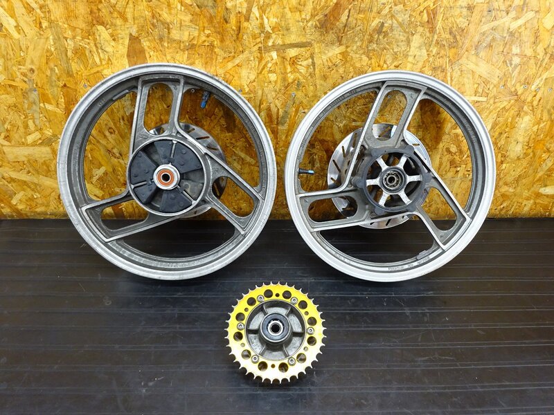 【250921】SRX400(1JL-022)◇ ホイール前後セット フロントホイール 18×2.15 リアホイール 18×2.75 ハブ 腐食有 【SRX600 1JK | 中古バイクパーツ通販・買取　ジャンクヤード鳥取　JunkYard