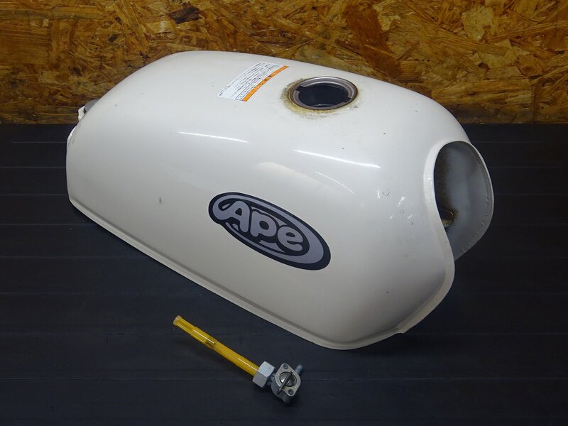 【251101】エイプ100(HC07-1301)■ 燃料タンク フューエルタンク ガソリンタンク ガソリンコック 【エイプ50 XR100 | 中古バイクパーツ通販・買取　ジャンクヤード鳥取　JunkYard