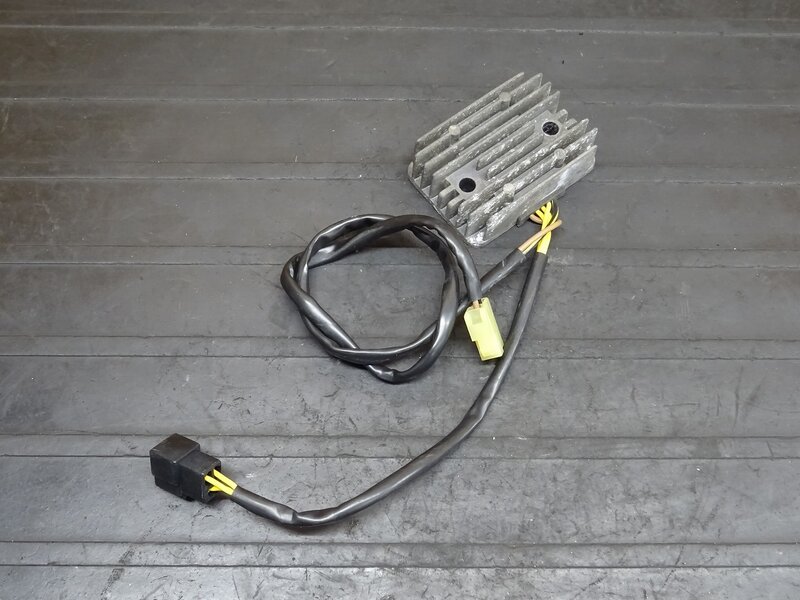 【251107】KLX250(LX250E-A05)◆ レギュレーター レギュレター 【04’ Dトラッカー | 中古バイクパーツ通販・買取　ジャンクヤード鳥取　JunkYard