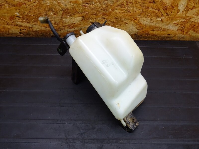 【251114】KDX125SR(DX125A-016)◆ オイルタンク 2ストオイルタンク センサー 2ST ステー付き 【検索：200 220 250 | 中古バイクパーツ通販・買取　ジャンクヤード鳥取　JunkYard