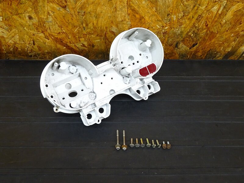 【251128】ZRX400(ZR400E)◇ メーターインナーカバー メーターインナーケース ネジ山潰れ/割れ有 【ZRX-2 ZRX-Ⅱ | 中古バイクパーツ通販・買取　ジャンクヤード鳥取　JunkYard