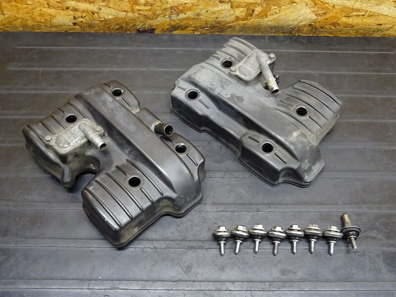 【251206】VTR250(MC33-1602)◆ シリンダーヘッドカバー エンジンカバー ※エンジンパーツ【Fi | 中古バイクパーツ通販・買取　ジャンクヤード鳥取　JunkYard
