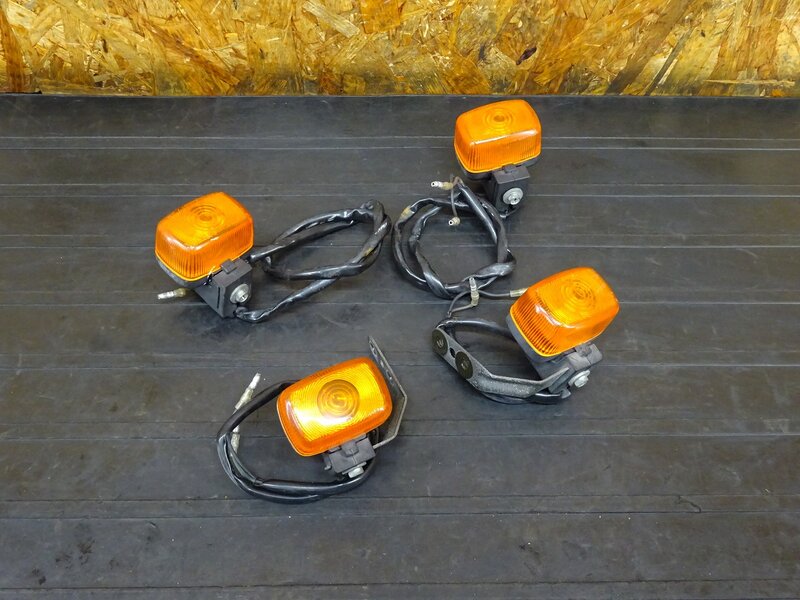 【251219】セロー225W(4JG-116)◇ ウインカー前後左右セット フロント/リア ウィンカー ステー 削れ有 【検:SEROW 1KH DG08J | 中古バイクパーツ通販・買取　ジャンクヤード鳥取　JunkYard