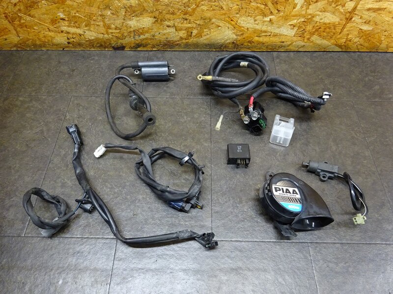 【251217】スカイウェイブ250(CJ46A-114)◆ 電装セット スターターリレー スピードセンサー イグニッションコイル 社外ホーン | 中古バイクパーツ通販・買取　ジャンクヤード鳥取　JunkYard