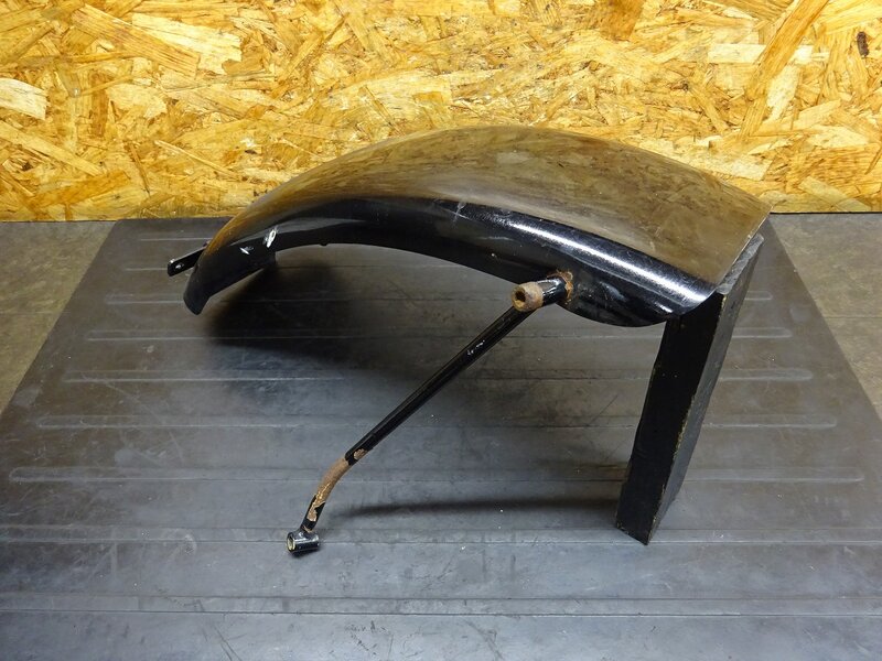 【260116】バルカン400(VN400A-017)◆ 社外リアフェンダー フラットフェンダー 鉄製 曲がり有 | 中古バイクパーツ通販・買取　ジャンクヤード鳥取　JunkYard