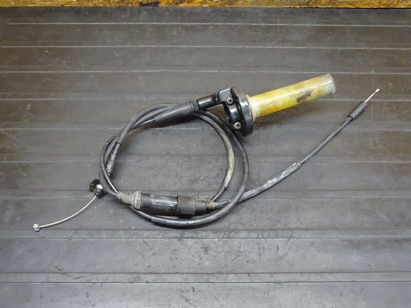 【260207】CRM250R(MD24-1405)◆ スロットル スロットルパイプ スロットルホルダー 割れ有 | 中古バイクパーツ通販・買取　ジャンクヤード鳥取　JunkYard