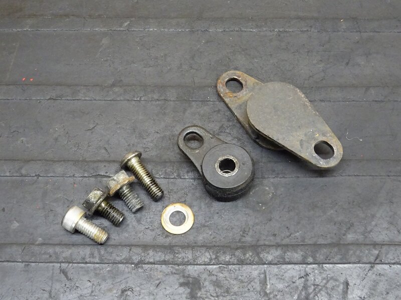 【260207】CRM250R(MD24-1405)◆ マフラーステー | 中古バイクパーツ通販・買取　ジャンクヤード鳥取　JunkYard