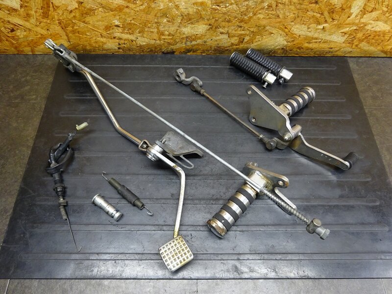 【260213】マグナ250(MC29-1012)◆ ステップ左右セット メイン/タンデムステップ ブレーキ/シフトペダル 社外ペグ 曲がり有 【V-TWIN | 中古バイクパーツ通販・買取　ジャンクヤード鳥取　JunkYard