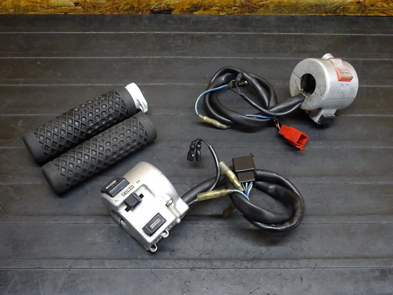 【260213】マグナ250(MC29-1012)◆ ハンドルスイッチ左右セット スイッチボックス スロットルパイプ 【V-TWIN | 中古バイクパーツ通販・買取　ジャンクヤード鳥取　JunkYard