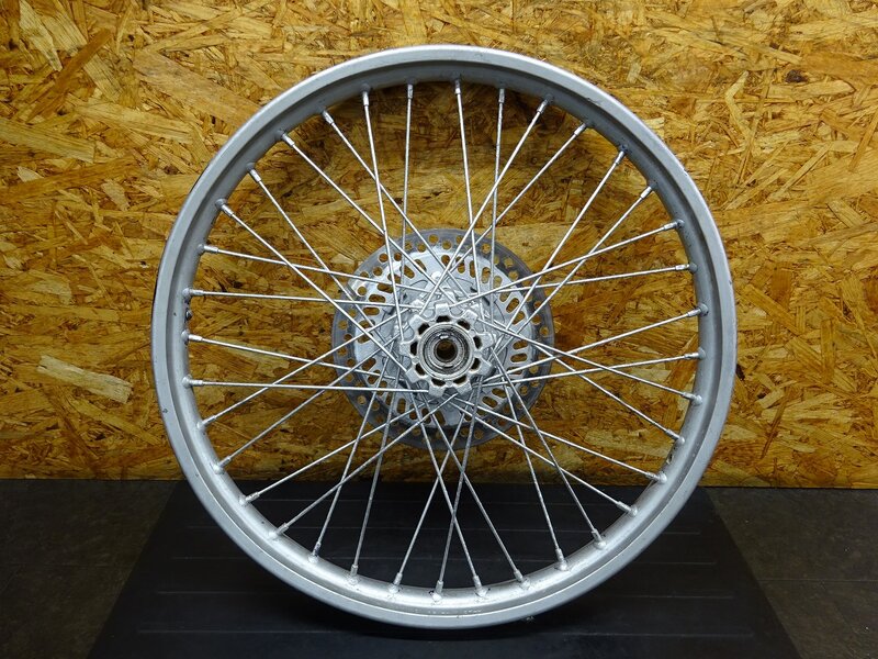 【260314】CRM250AR(MD32-1000)◆ フロントホイール 21×1.60 フレ大!! 腐食/割れ有 ジャンク!! 【検索：CRM250R MD24 | 中古バイクパーツ通販・買取　ジャンクヤード鳥取　JunkYard