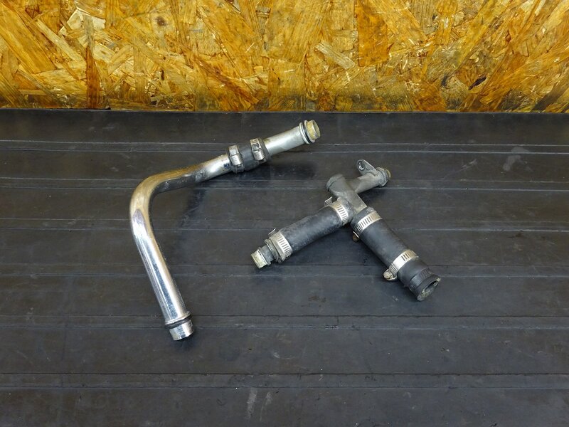 【260316】VT250F(MC08-1018)◇ ウォーターライン ウォーターパイプ ウオーター ※エンジンパーツ 【丸フレーム | 中古バイクパーツ通販・買取　ジャンクヤード鳥取　JunkYard