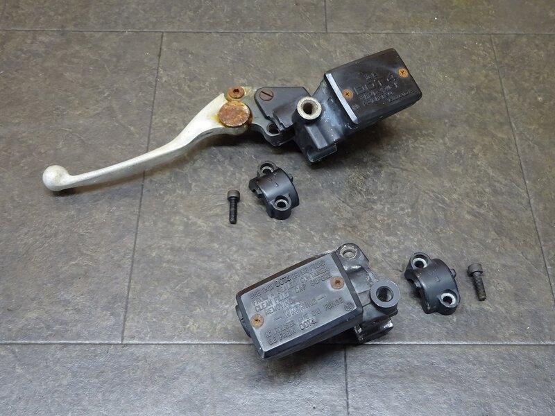 【250510】ZZR1200(ZXT20C-002)◆ マスターシリンダーセット ブレーキマスター クラッチマスター 破損/固着有 ジャンク 【ZZ-R1200 | 中古バイクパーツ通販・買取　ジャンクヤード鳥取　JunkYard