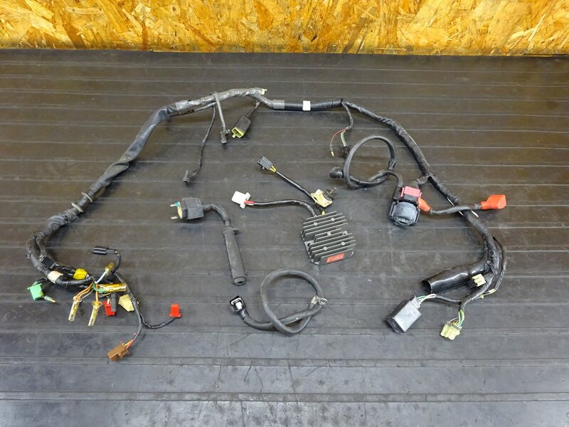 【250514】GB400TT(NC20-1010)◇ メインハーネス レギュレーター イグニッションコイル スターターリレー 【4900km外し 検索:GB500TT | 中古バイクパーツ通販・買取　ジャンクヤード鳥取　JunkYard