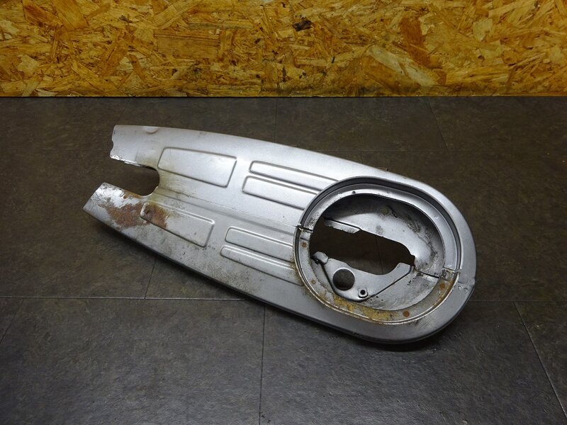 【250517】スーパーカブ50(AA01-1542)◆ チェーンカバー 穴あき/凹み/変形有 ジャンク | 中古バイクパーツ通販・買取　ジャンクヤード鳥取　JunkYard