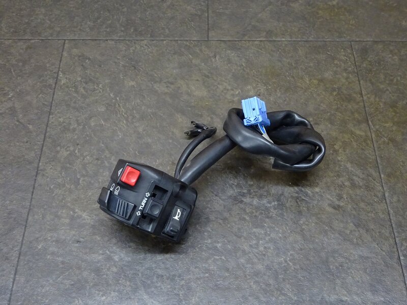 【250614】CBR1000RR SP(SC59-1600)◆ ハンドルスイッチ左 スイッチボックス 【後期 | 中古バイクパーツ通販・買取　ジャンクヤード鳥取　JunkYard