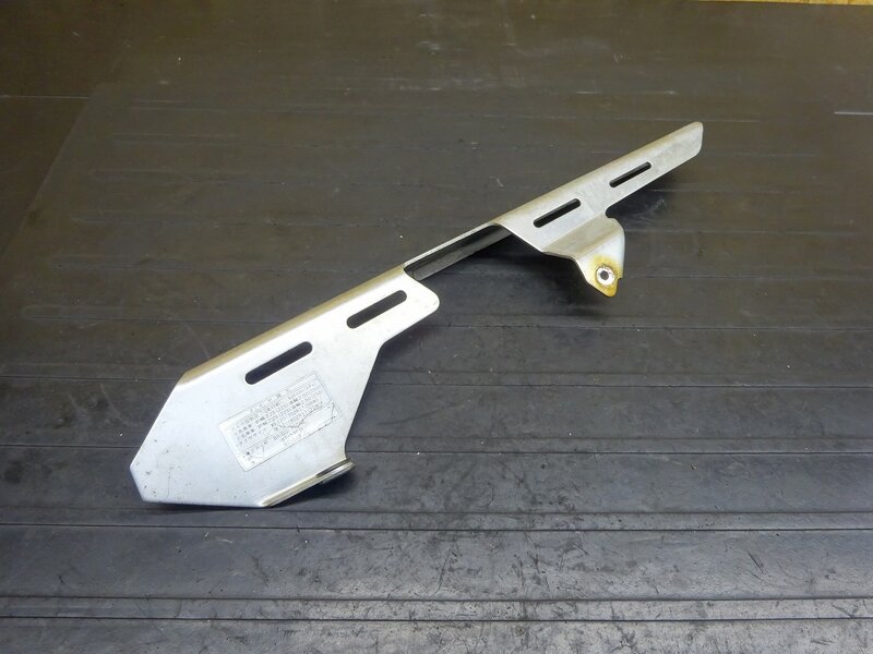【250710】イナズマ400(GK7BA-500)◆ チェーンカバー アルミ 腐食有 | 中古バイクパーツ通販・買取　ジャンクヤード鳥取　JunkYard