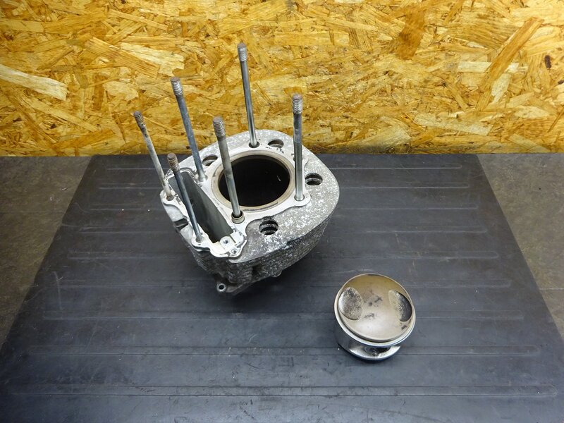 【250724】SR400(1JR-269)◆ シリンダー ピストン ※エンジンパーツ【検:SR500 1JN 2J2 2H6 | 中古バイクパーツ通販・買取　ジャンクヤード鳥取　JunkYard
