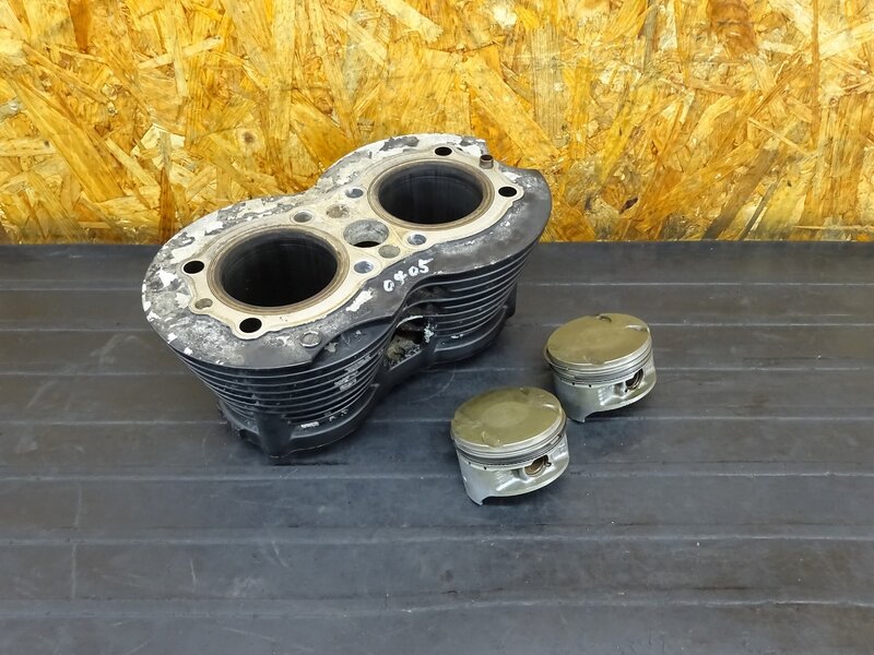 【250811】W650(EJ650A-012)◇ シリンダー ピストン 傷 腐食有 ※エンジンパーツ【検索:W400 EJ400A | 中古バイクパーツ通販・買取　ジャンクヤード鳥取　JunkYard