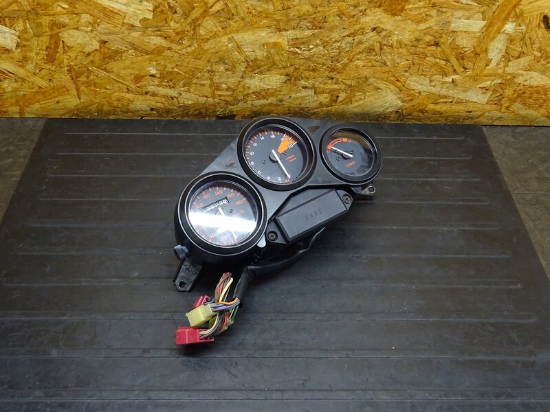 【250904】CBR250R(MC17-1006)◆ スピードメーター タコメーター インジケーターランプ ヒューズボックス 12628km | 中古バイクパーツ通販・買取　ジャンクヤード鳥取　JunkYard