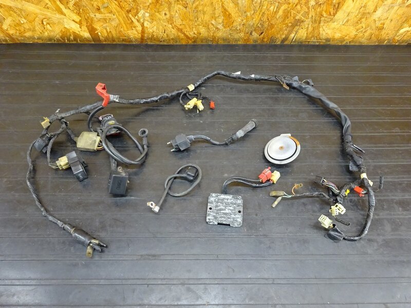 【251109】GB250クラブマン(MC10-1105)◇ メインハーネス CDI イグナイター スターターリレー レギュレーター イグニッションコイル 【2型 | 中古バイクパーツ通販・買取　ジャンクヤード鳥取　JunkYard