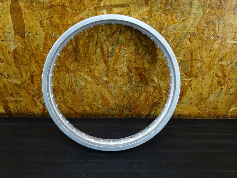 【251109】GB250クラブマン(MC10-1105)◇ フロントホイールリム 18×1.85 アルミリム 腐食/傷有 【2型 | 中古バイクパーツ通販・買取　ジャンクヤード鳥取　JunkYard