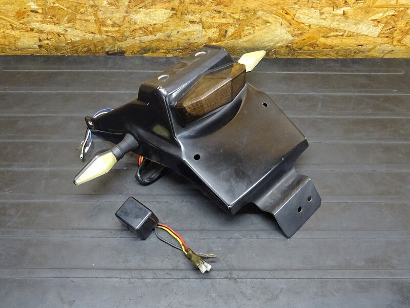 【251110】SRX400(3VN-086)◆ 社外リアフェンダー ショートフェンダー FRP 【SRX600 | 中古バイクパーツ通販・買取　ジャンクヤード鳥取　JunkYard