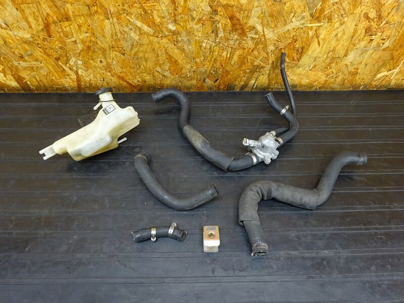 【251111】CBR250RR(MC22-1006)◇ リザーブタンクセット クーラントタンク ラジエーターホース ラジエターホース サーモスタット | 中古バイクパーツ通販・買取　ジャンクヤード鳥取　JunkYard