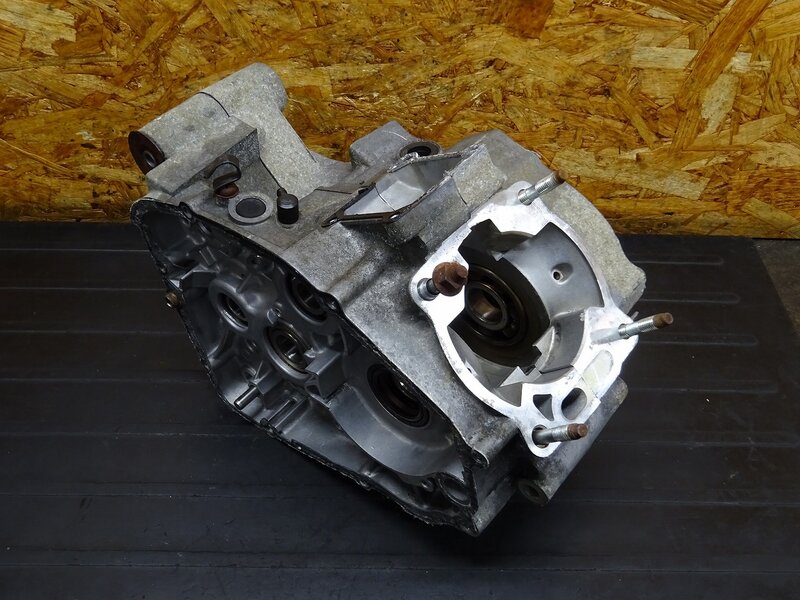 【251115】SDR200(2TV-007)◆ クランクケース左右セット ※エンジンパーツ【検索：DT200 3ET | 中古バイクパーツ通販・買取　ジャンクヤード鳥取　JunkYard