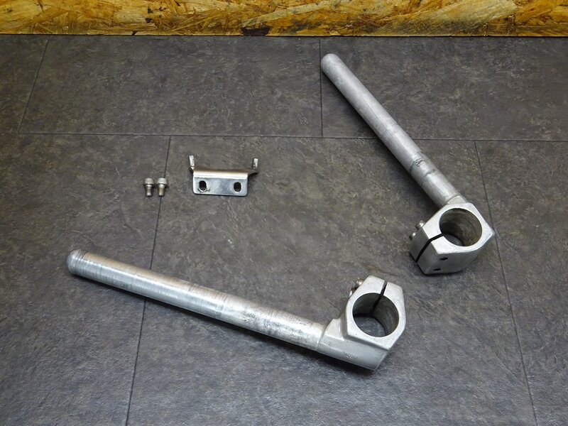 【251127】SR400(1JR-272)◆ 社外ハンドル セパレートハンドル セパハン マグラ Φ35 ハンドルストッパー 【検:SR500 1JN 2J2 2H6 | 中古バイクパーツ通販・買取　ジャンクヤード鳥取　JunkYard