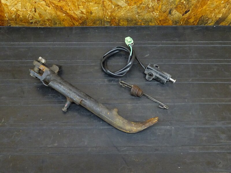 【251208】GSX400インパルス(GK79A-100)◇ サイドスタンド スタンドスイッチ スプリング 錆/削れ/加工有 | 中古バイクパーツ通販・買取　ジャンクヤード鳥取　JunkYard