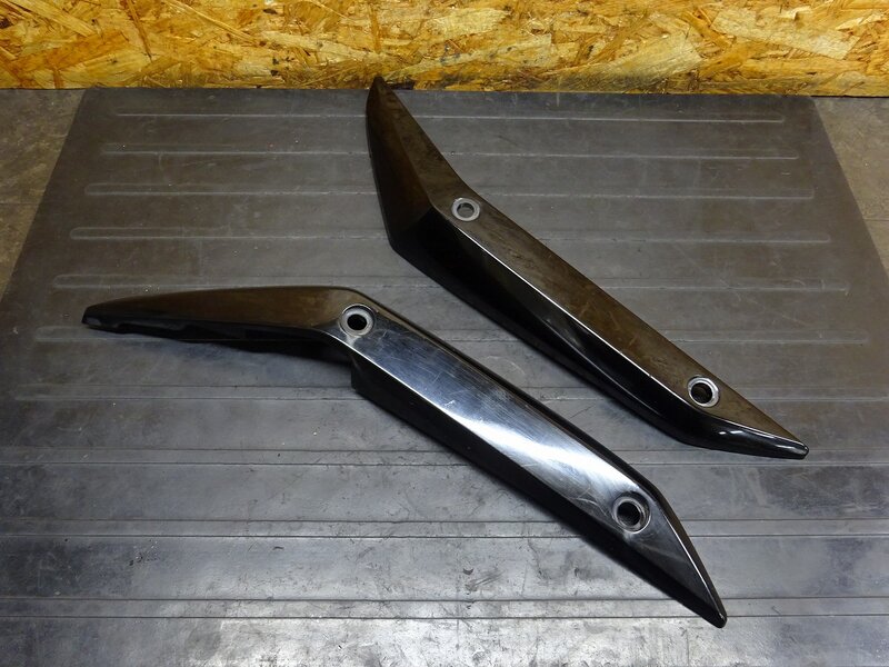 【251206】VTR250(MC33-1602)◆ シートカウル左右セット テールカウル リアカウル サイドカウル 【Fi | 中古バイクパーツ通販・買取　ジャンクヤード鳥取　JunkYard