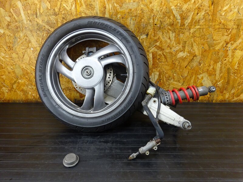 【251213】ブロス400(NC25-1100)◆ リア足回りセット リアホイール 17×4.50 前期用 スイングアーム プロアーム 片持ち 【BROS ブロス650 | 中古バイクパーツ通販・買取　ジャンクヤード鳥取　JunkYard