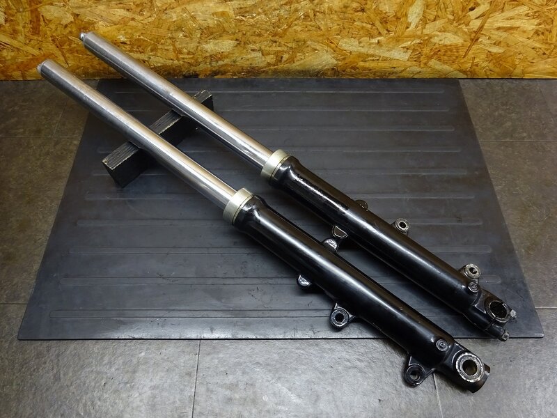 【251234】SR400(1JR-254)◆ フロントフォーク インナーチューブ ボトムケース 色塗り/削れ有 【検:SR500 1JN 2J2 2H6 | 中古バイクパーツ通販・買取　ジャンクヤード鳥取　JunkYard